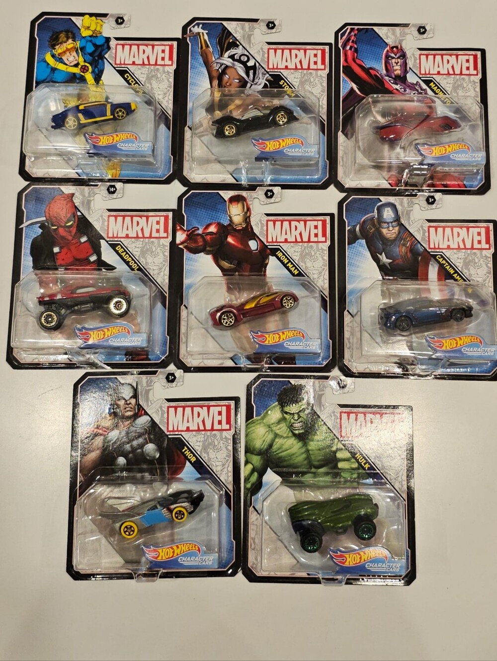 HOT WHEELS MARVEL CHARACTER CARS SET